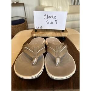 Clarks Flip Flops Womens 7 Taupe Thong Sandals Comfort Casual